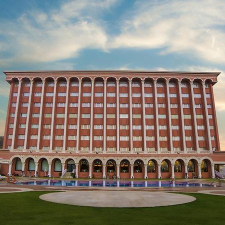 Ramoji Film City- Sitara Luxury Hotel Pedda Ambarpet Extérieur photo