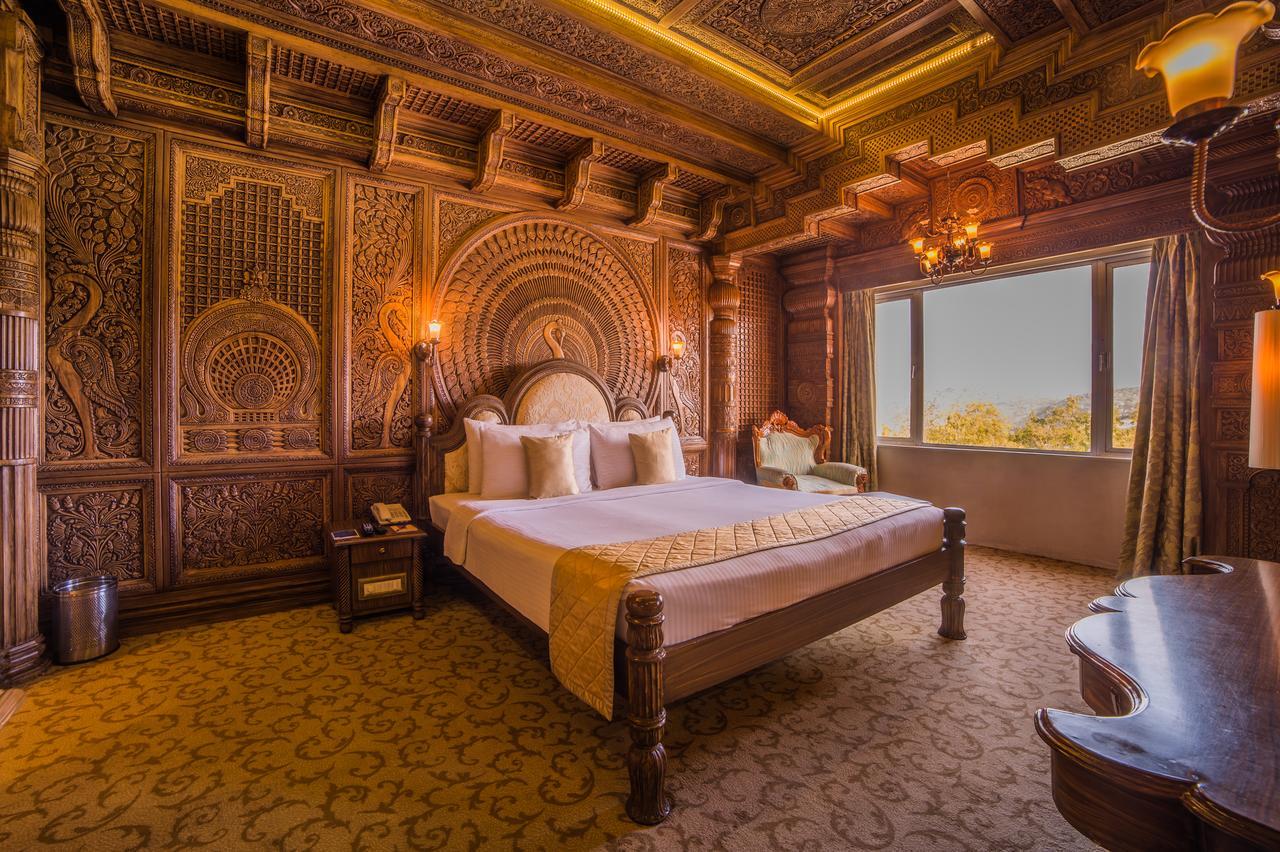 Ramoji Film City- Sitara Luxury Hotel Pedda Ambarpet Extérieur photo
