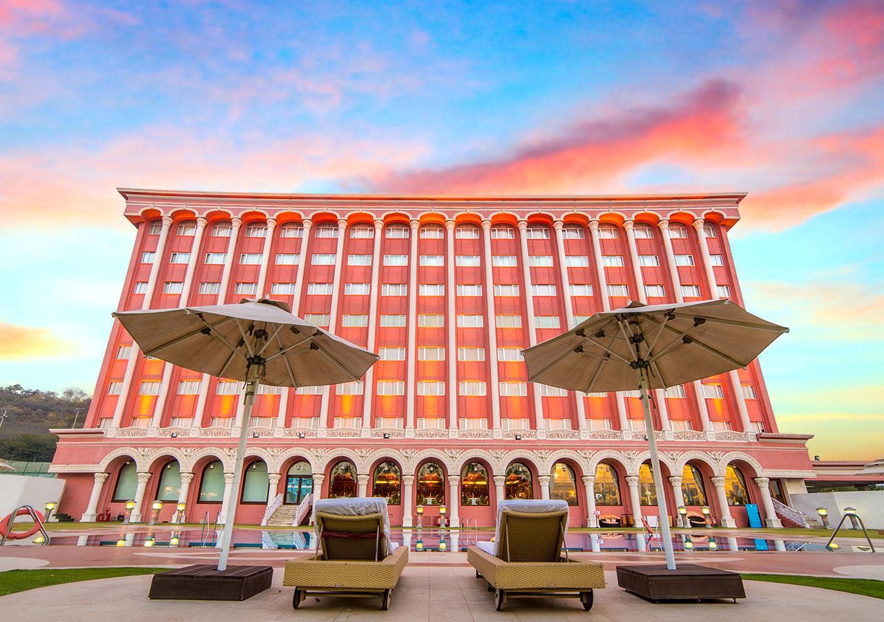 Ramoji Film City- Sitara Luxury Hotel Pedda Ambarpet Extérieur photo