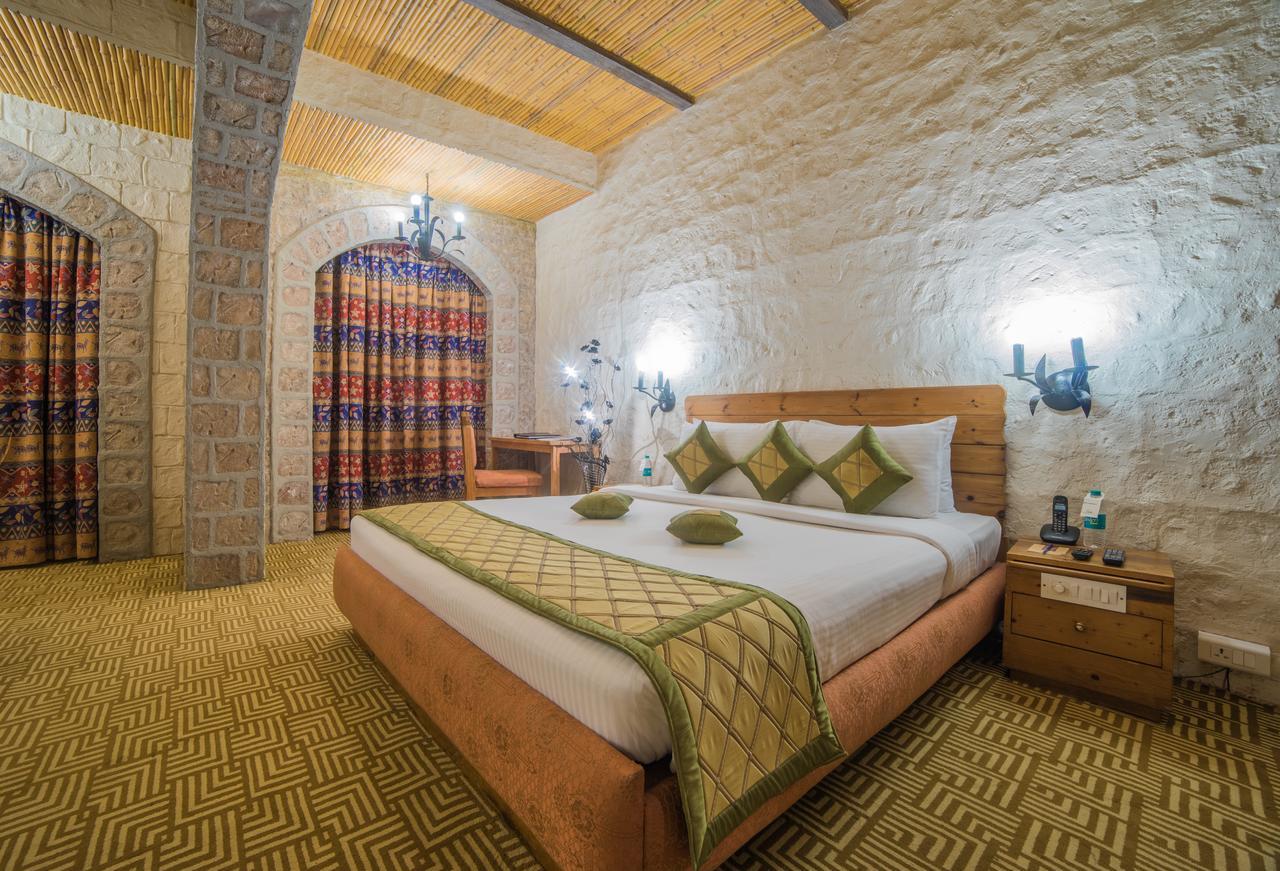 Ramoji Film City- Sitara Luxury Hotel Pedda Ambarpet Extérieur photo