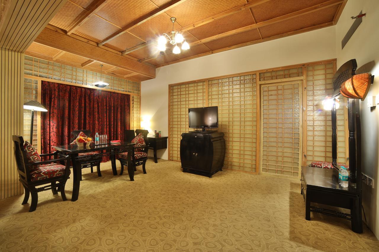 Ramoji Film City- Sitara Luxury Hotel Pedda Ambarpet Extérieur photo